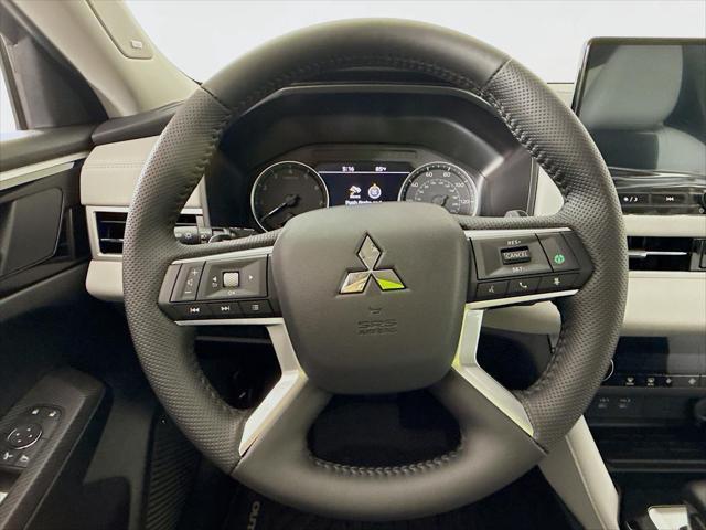 new 2025 Mitsubishi Outlander car