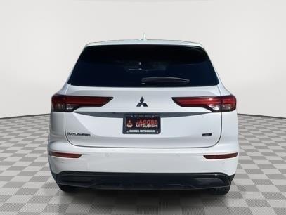 new 2024 Mitsubishi Outlander car, priced at $26,300