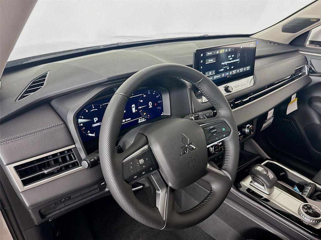 new 2025 Mitsubishi Outlander car, priced at $32,975