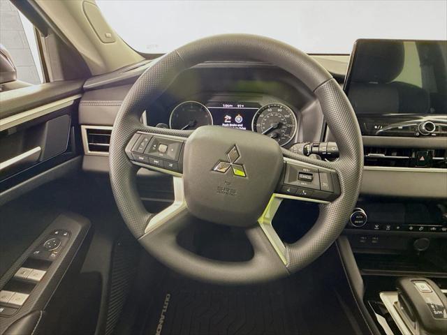 new 2025 Mitsubishi Outlander car, priced at $28,855