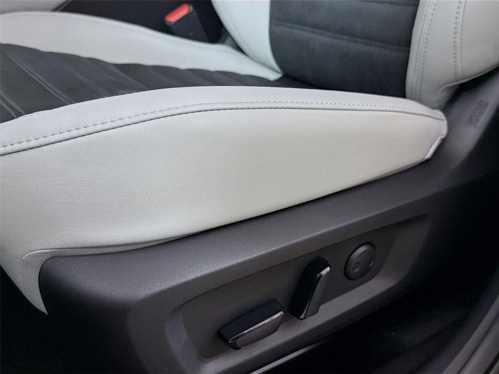 new 2025 Mitsubishi Outlander car, priced at $31,540