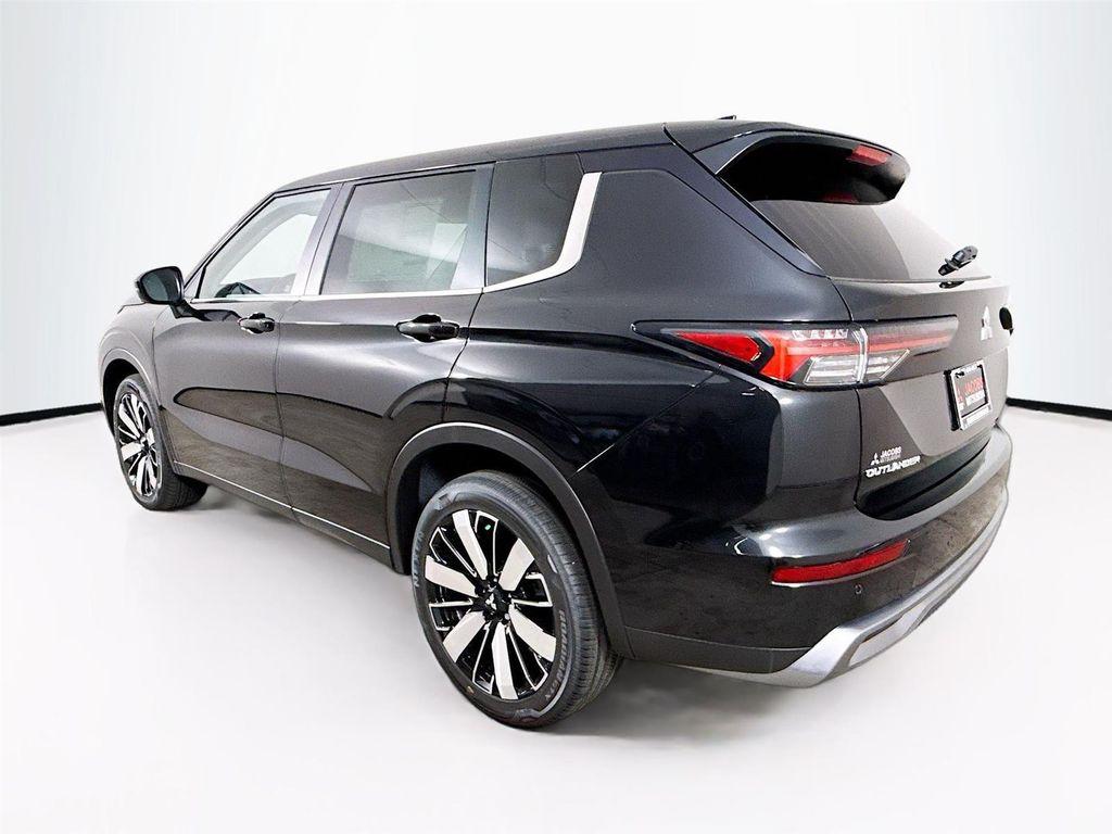 new 2025 Mitsubishi Outlander car, priced at $31,540