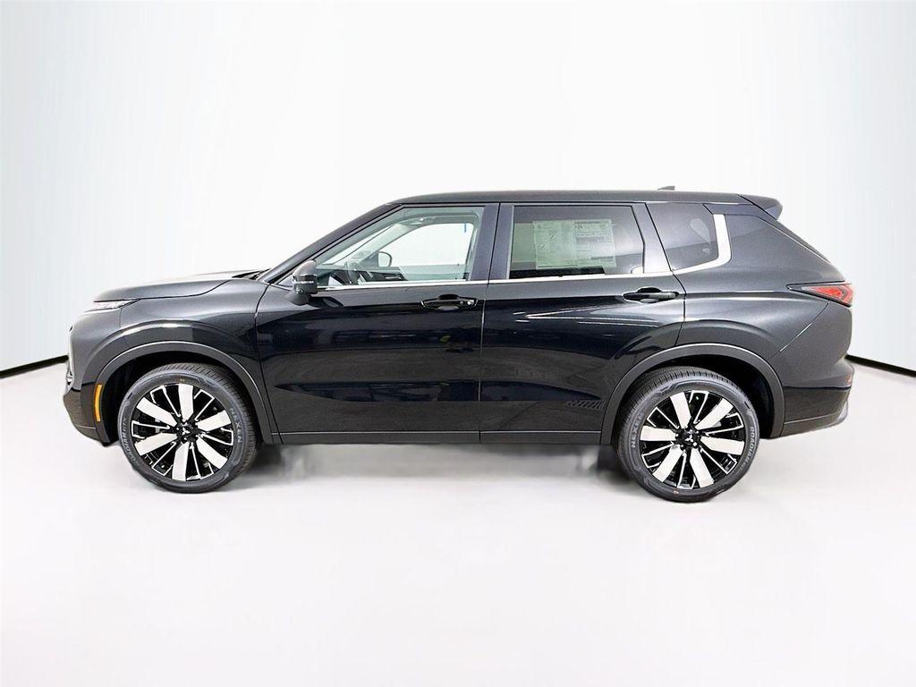 new 2025 Mitsubishi Outlander car, priced at $31,540