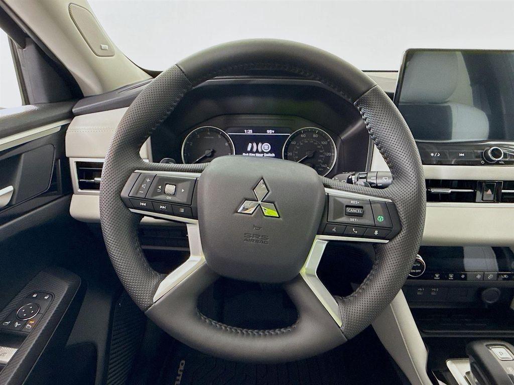 new 2025 Mitsubishi Outlander car, priced at $31,540