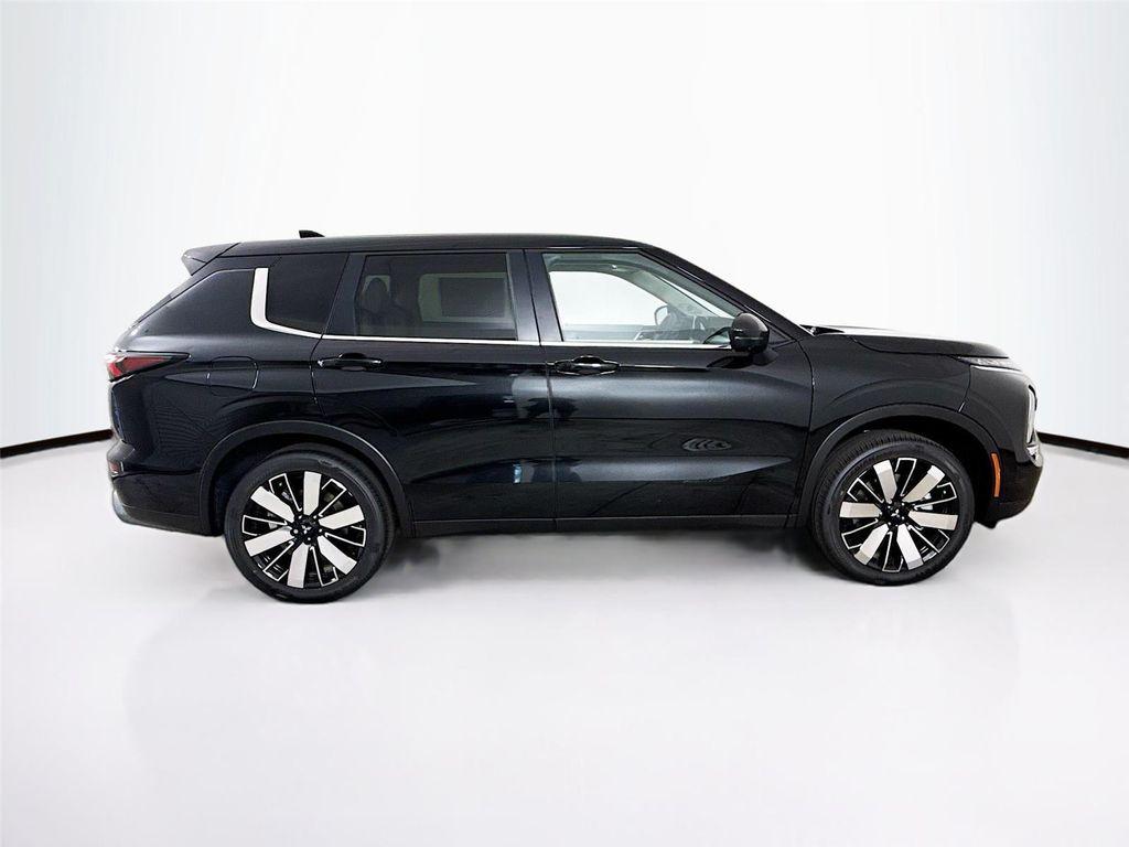 new 2025 Mitsubishi Outlander car, priced at $31,540
