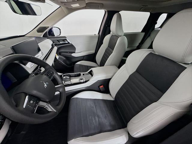new 2025 Mitsubishi Outlander car