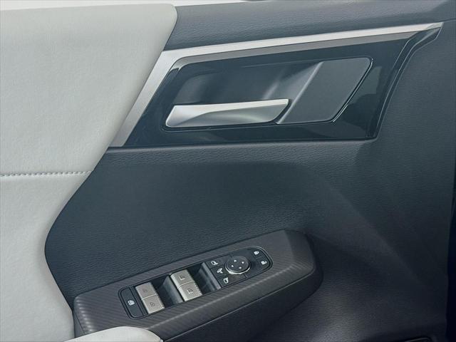 new 2025 Mitsubishi Outlander car