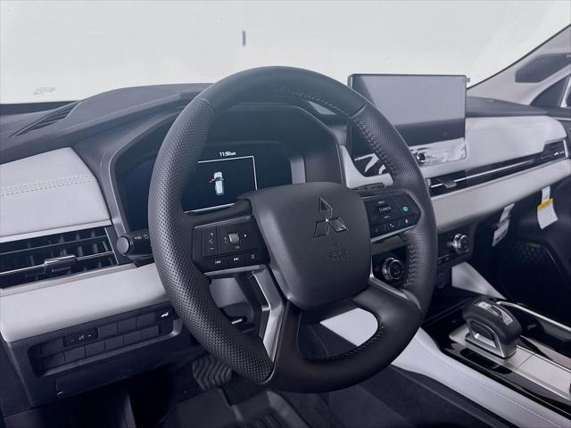 new 2025 Mitsubishi Outlander car