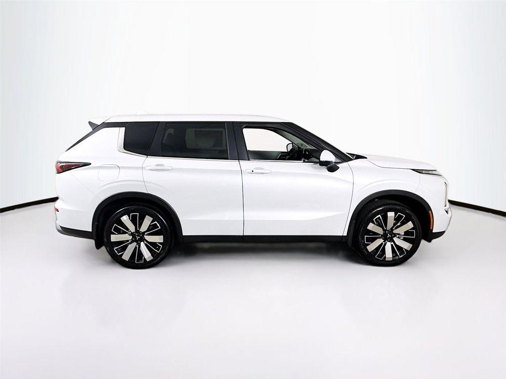 new 2025 Mitsubishi Outlander car, priced at $31,890