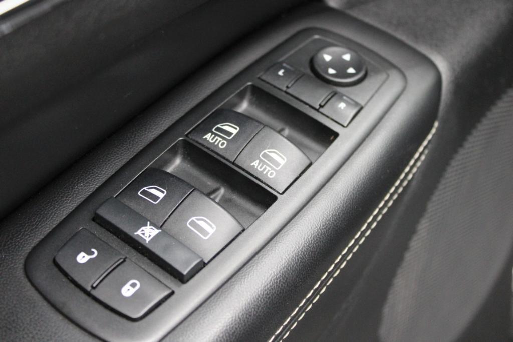 used 2014 Jeep Grand Cherokee car, priced at $13,988