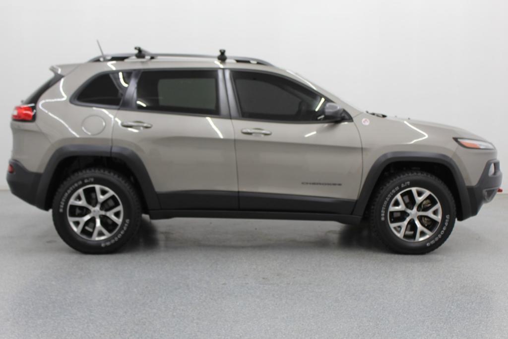 used 2017 Jeep Cherokee car, priced at $16,988