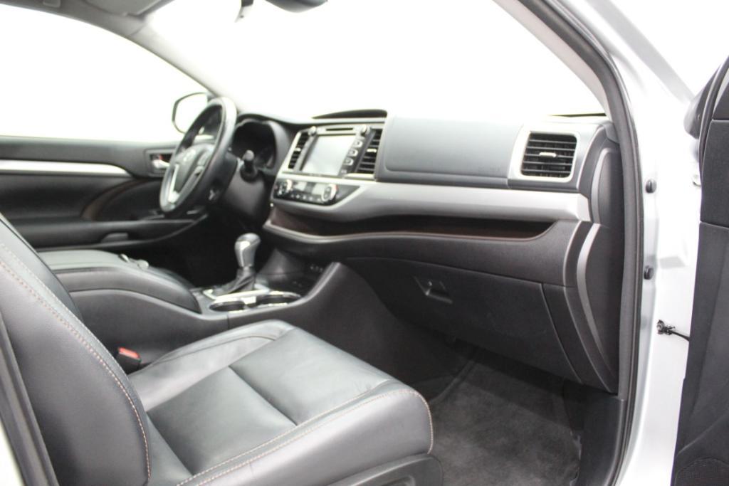 used 2018 Toyota Highlander car, priced at $21,688