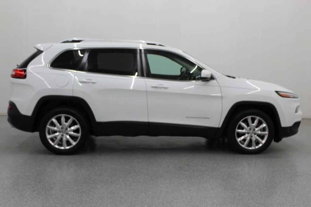 used 2016 Jeep Cherokee car, priced at $13,788