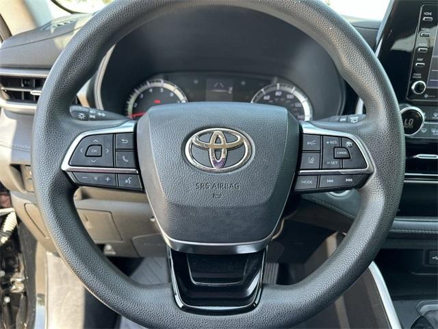 used 2020 Toyota Highlander car, priced at $23,900