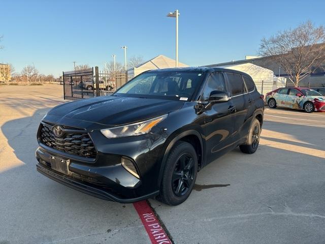 used 2023 Toyota Highlander car, priced at $34,077