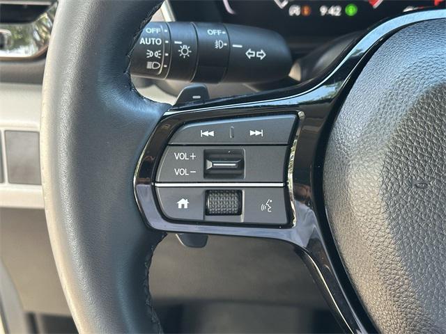 used 2025 Honda Pilot car, priced at $42,844