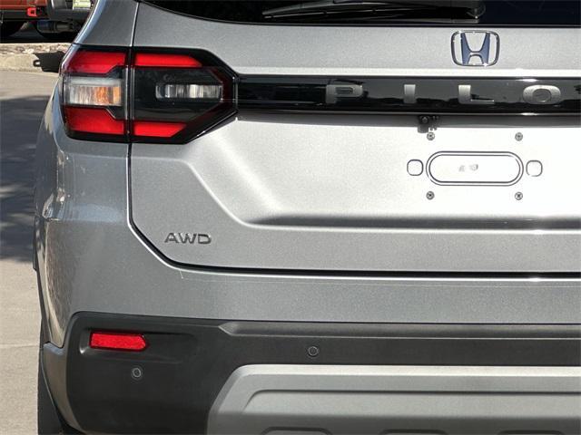 used 2025 Honda Pilot car, priced at $42,844