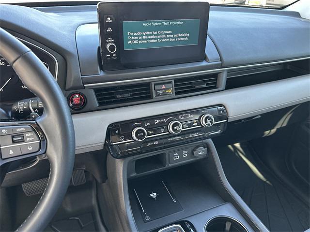 used 2025 Honda Pilot car, priced at $42,844