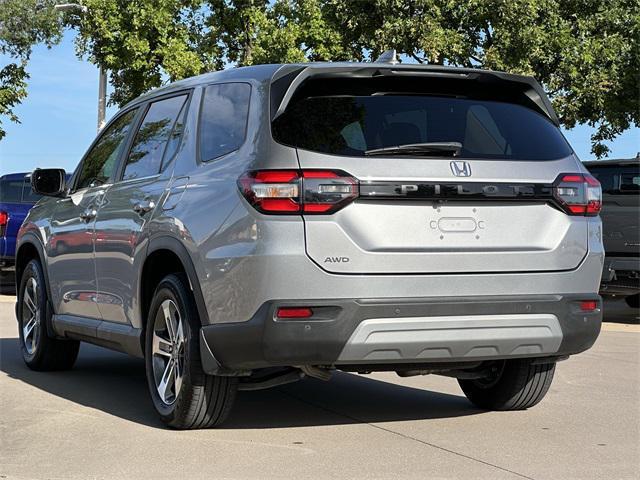 used 2025 Honda Pilot car, priced at $42,844