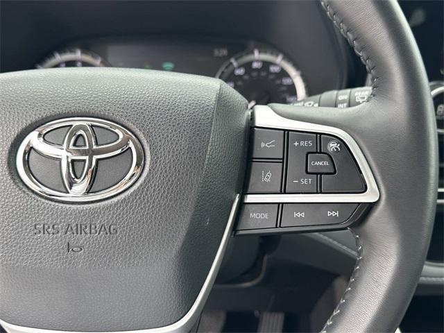 used 2024 Toyota Highlander car, priced at $37,995