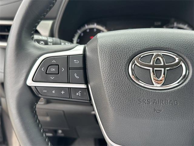 used 2024 Toyota Highlander car, priced at $37,995