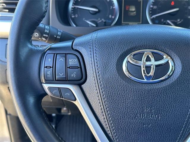 used 2019 Toyota Highlander car, priced at $27,250