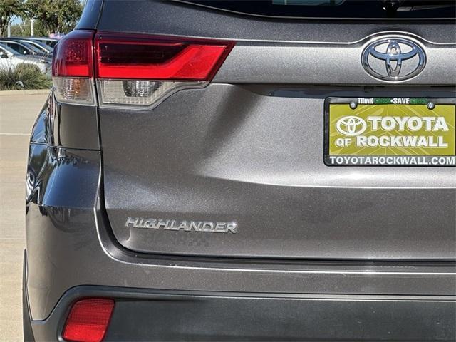 used 2019 Toyota Highlander car, priced at $27,250