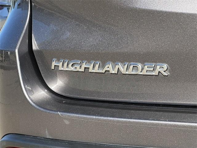 used 2019 Toyota Highlander car, priced at $27,250