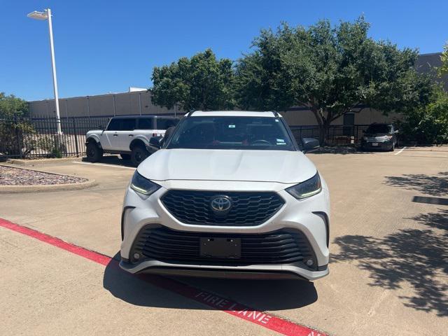used 2022 Toyota Highlander car, priced at $34,995