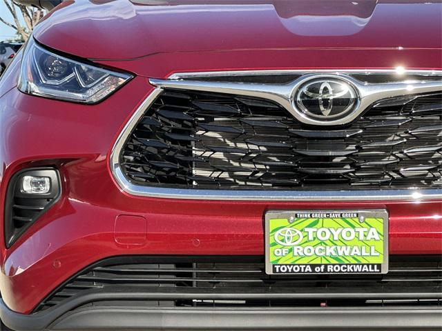 new 2025 Toyota Highlander car, priced at $52,373