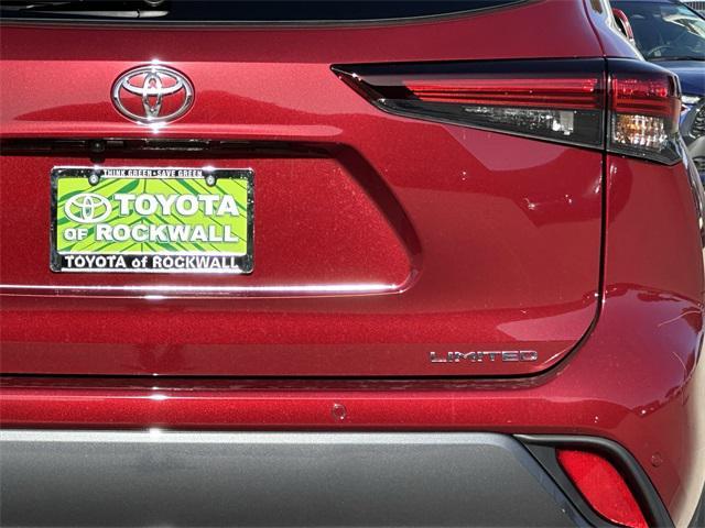 new 2025 Toyota Highlander car, priced at $52,373