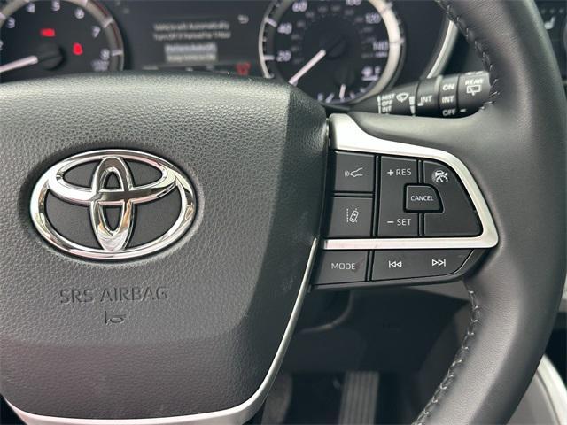 used 2024 Toyota Highlander car, priced at $36,985