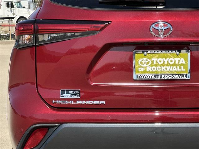 used 2020 Toyota Highlander car, priced at $32,600