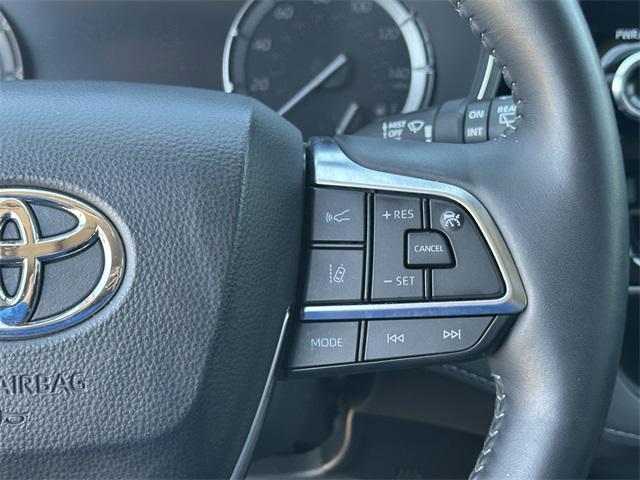 used 2020 Toyota Highlander car, priced at $32,600