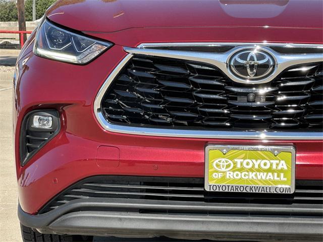 used 2020 Toyota Highlander car, priced at $32,600