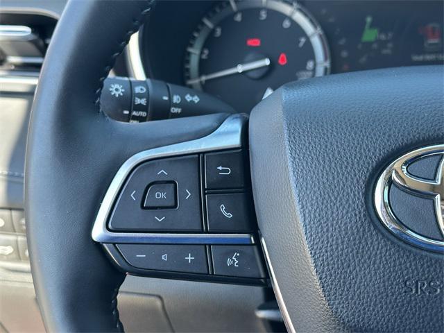 used 2020 Toyota Highlander car, priced at $32,600