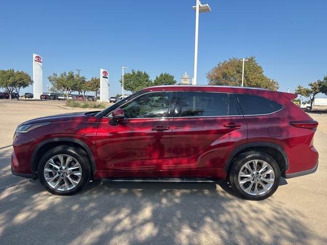 used 2020 Toyota Highlander car, priced at $34,200