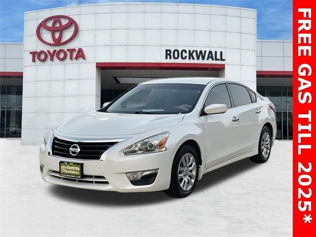 used 2015 Nissan Altima car, priced at $11,900