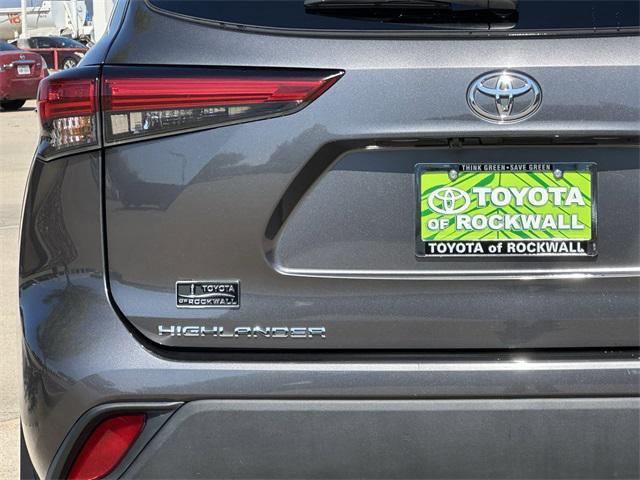 used 2023 Toyota Highlander car, priced at $31,995