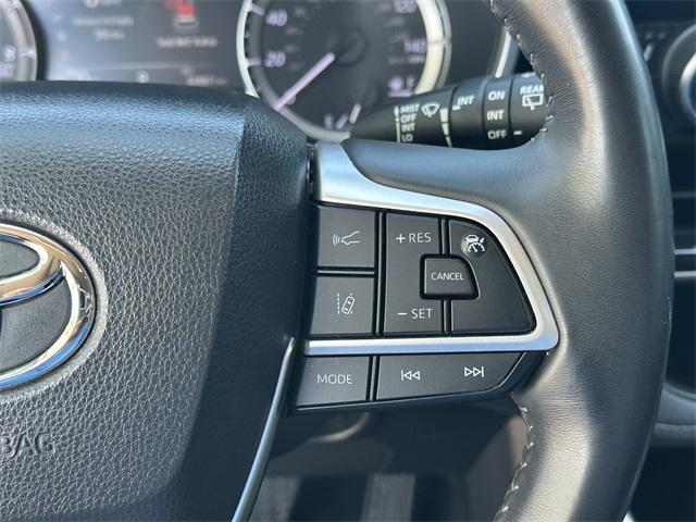 used 2023 Toyota Highlander car, priced at $31,995