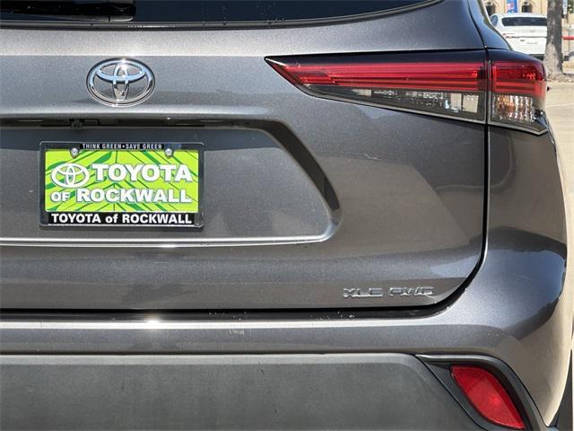 used 2023 Toyota Highlander car, priced at $31,995