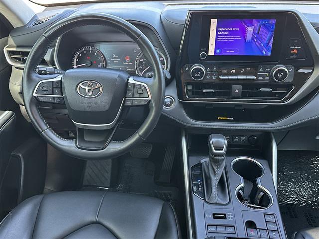 used 2023 Toyota Highlander car, priced at $31,995