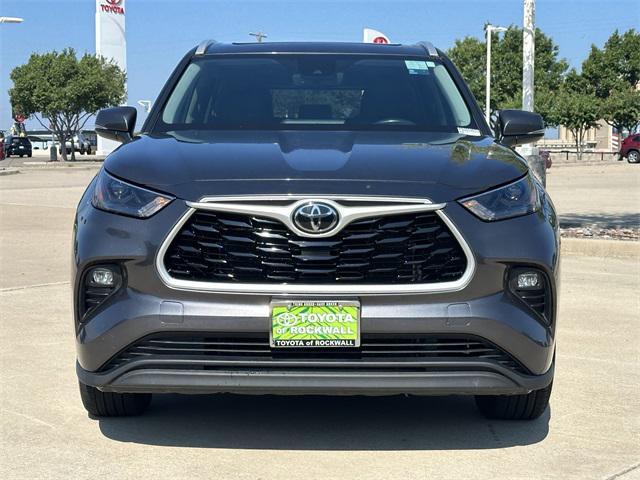 used 2023 Toyota Highlander car, priced at $31,995