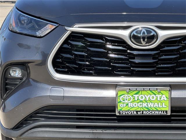 used 2023 Toyota Highlander car, priced at $31,995