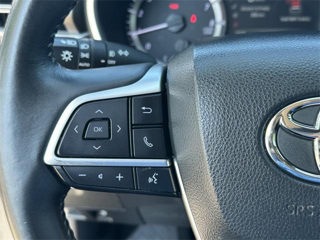 used 2023 Toyota Highlander car, priced at $31,995