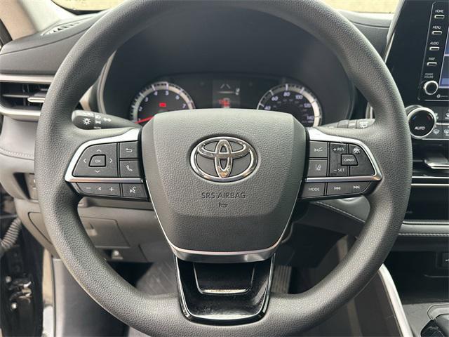 used 2021 Toyota Highlander car, priced at $28,750