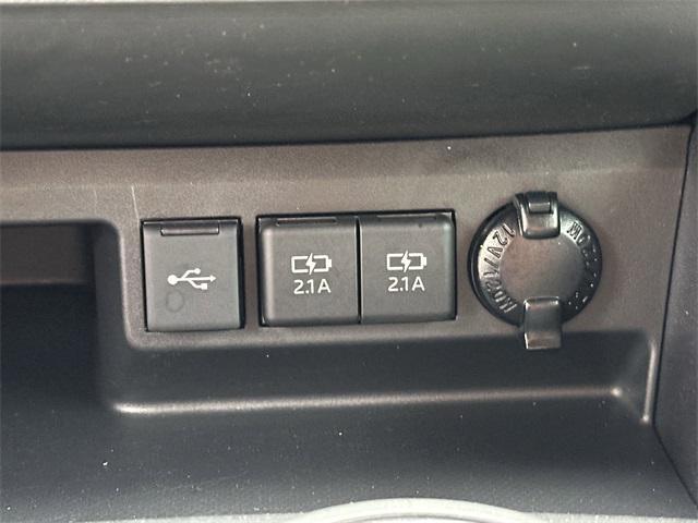 used 2021 Toyota Highlander car, priced at $28,750