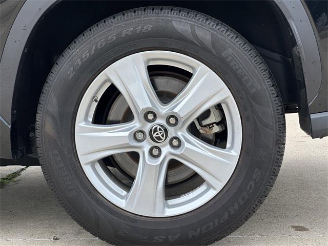 used 2021 Toyota Highlander car, priced at $28,750