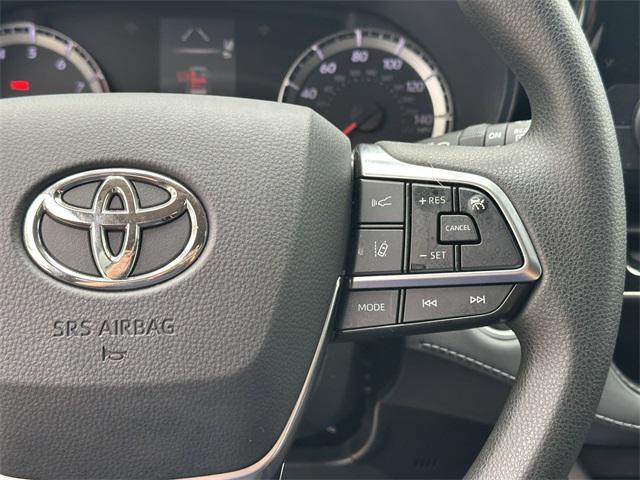 used 2021 Toyota Highlander car, priced at $28,750