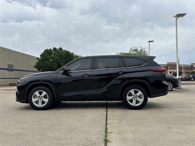 used 2021 Toyota Highlander car, priced at $28,750